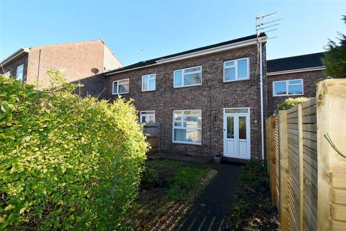 3 Bedroom End Of Terrace House To Rent In Whitecroft Way, Kingswood, Bristol, BS15