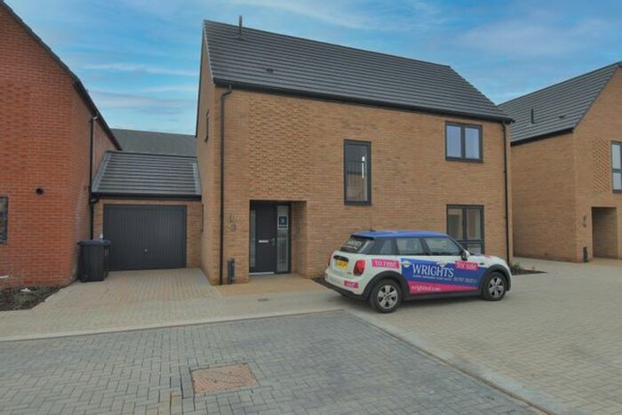 3 Bedroom Detached House To Rent In Landbeach, Welwyn Garden City, AL7