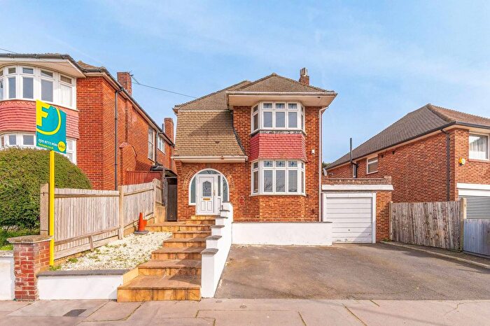 3 Bedroom Property For Sale In Waddington Way, Upper Norwood, London, SE19