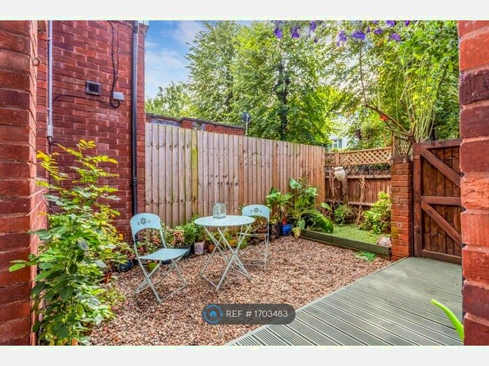 1 Bedroom Flat To Rent In Gautrey Road, London, SE15