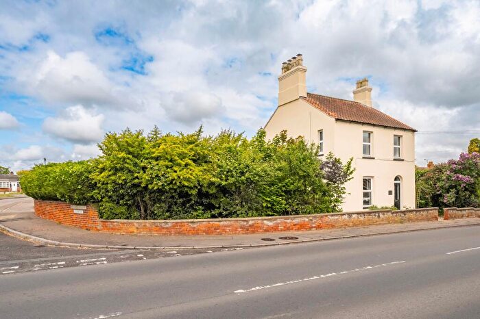 3 Bedroom Detached House For Sale In Shipdham Road, Dereham, NR19