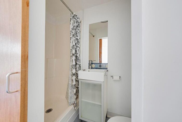 6 Bedroom End Of Terrace House To Rent In Furzehill Road, Plymouth, PL4