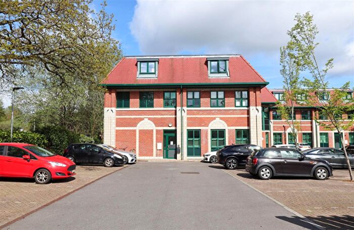 1 Bedroom Flat For Sale In Minley Road, Fleet, GU51