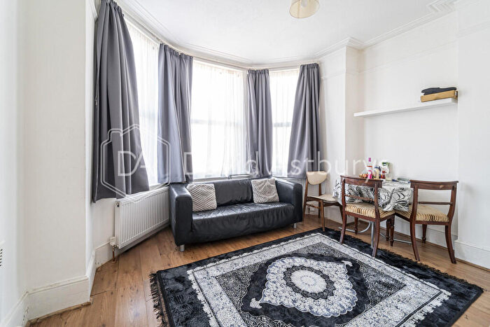 1 Bedroom Apartment To Rent In Palmerston Road, Wood Green, London, N22