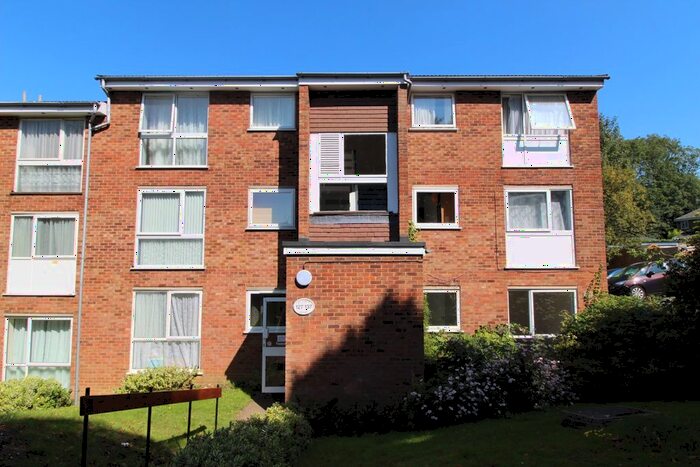 2 Bedroom Flat To Rent In Elstree Road, Hemel Hempstead, Hertfordshire, HP2