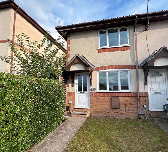 2 Bedroom End Of Terrace House For Sale In Lapin Lane, Basingstoke, RG22