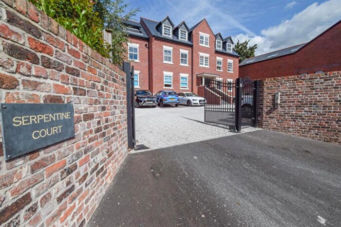 2 Bedroom Apartment To Rent In Parkgate Road, Neston, Cheshire, CH64