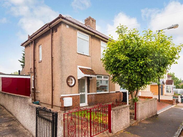 4 Bedroom Semi-Detached House To Rent In Station Avenue, Fishponds, Bristol, BS16