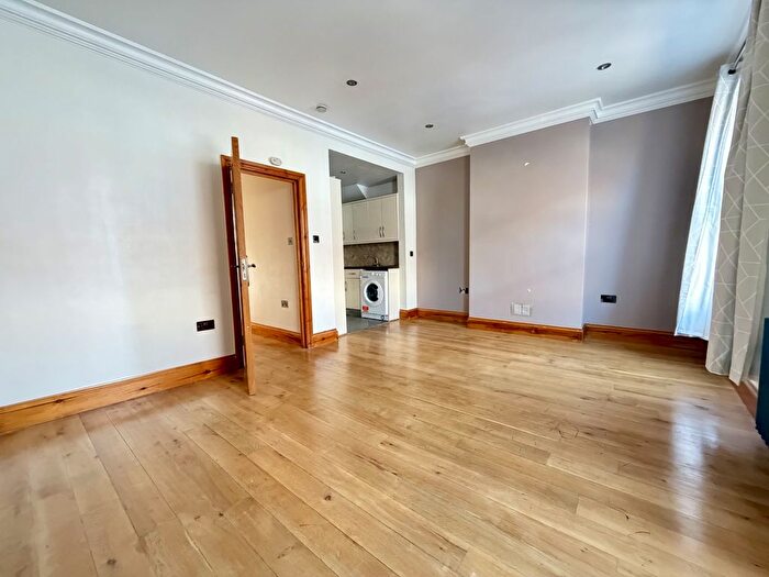 1 Bedroom Flat To Rent In Portland Road, London, SE25