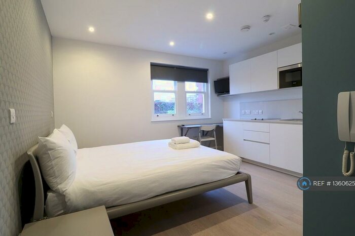 Studio To Rent In Lymington Road, London, NW6