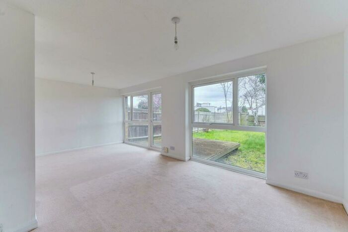 3 Bedroom House To Rent In Astor Court, Shirley, Croydon, CR0