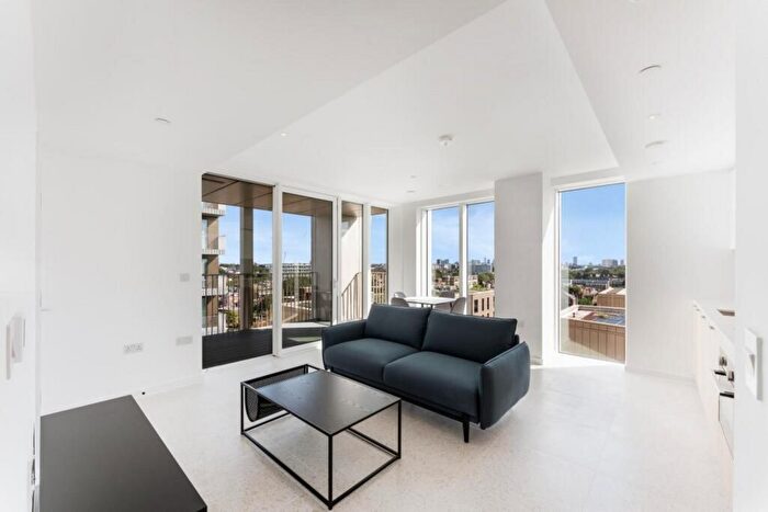 1 Bedroom Flat For Sale In Bouchon Point, Silk District, Whitechapel, E1