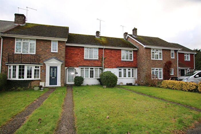 2 Bedroom House To Rent In North Parade, Horsham, West Sussex, RH12
