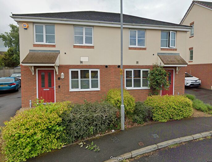 3 Bedroom Semi-Detached House To Rent In Verde Close, Luton, LU2