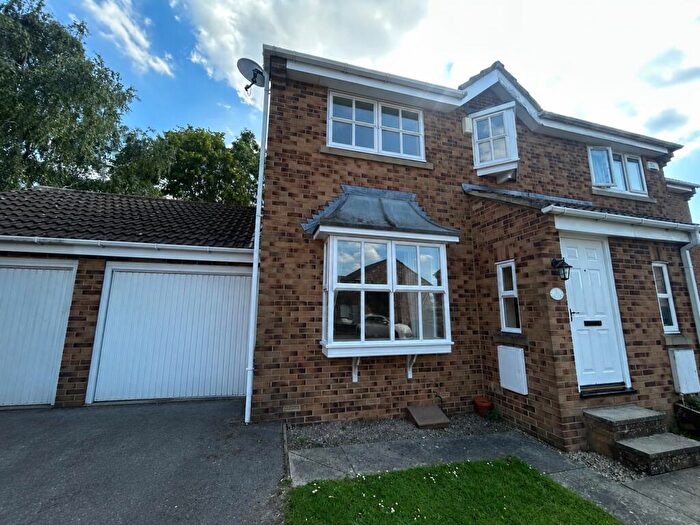3 Bedroom Semi Detached House To Rent In Moorlands View, Wetherby, West Yorkshire, Uk, LS22