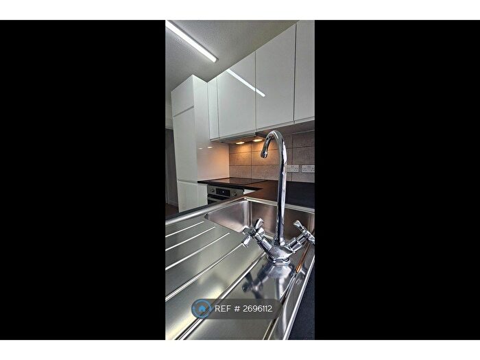 1 Bedroom Maisonette To Rent In Luton High Street, Chatham, ME5