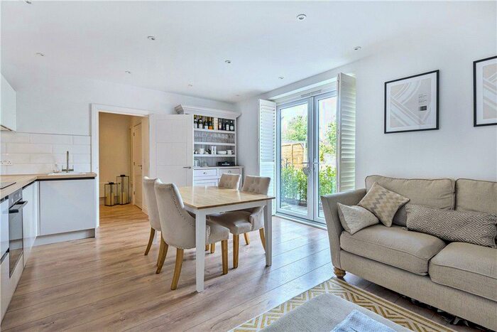 1 Bedroom Apartment To Rent In Granville Way, Sherborne, DT9