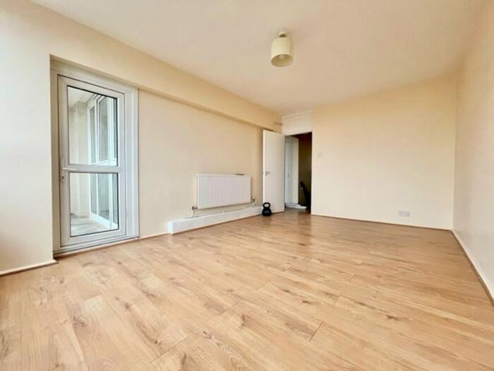 2 Bedroom Flat To Rent In St. Luke's Estate, Bath Street, London, EC1V