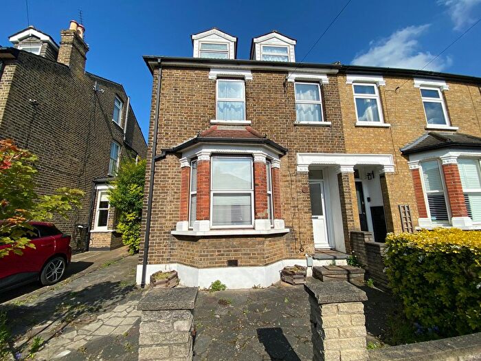 4 Bedroom Semi-Detached House To Rent In Princes Road, Gidea Park, Romford, RM1