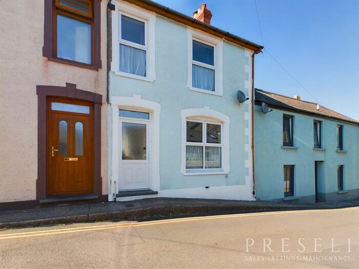 3 Bedroom Terraced House To Rent In Ropewalk, Fishguard, SA65