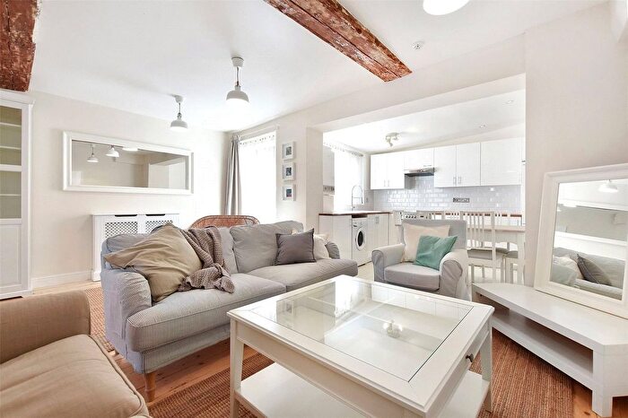 2 Bedroom Flat To Rent In Crispin Street, Spitalfields, London, E1