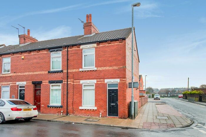 2 Bedroom End Of Terrace House To Rent In Smawthorne Grove, Castleford, West Yorkshire, WF10