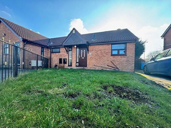 2 Bedroom Bungalow To Rent In Sarnesfield Close, Manchester, M12
