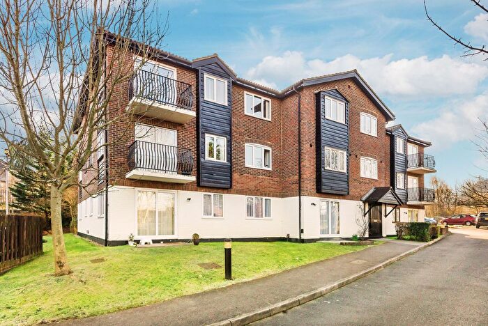 2 Bedroom Flat For Sale In Birchend Close, South Croydon, CR2