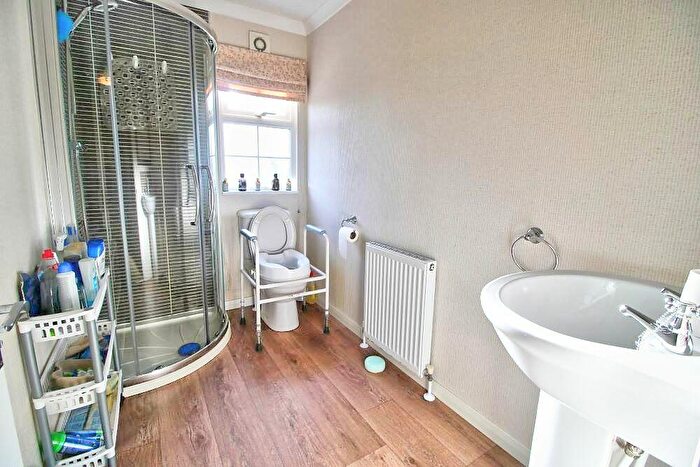 2 Bedroom Detached Bungalow For Sale In Oak Tree Lane, Eastbourne, BN23