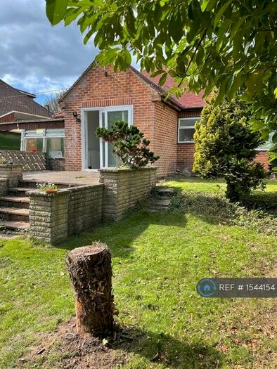 3 Bedroom Bungalow To Rent In Shepherds Hey Road, Calmore, SO40