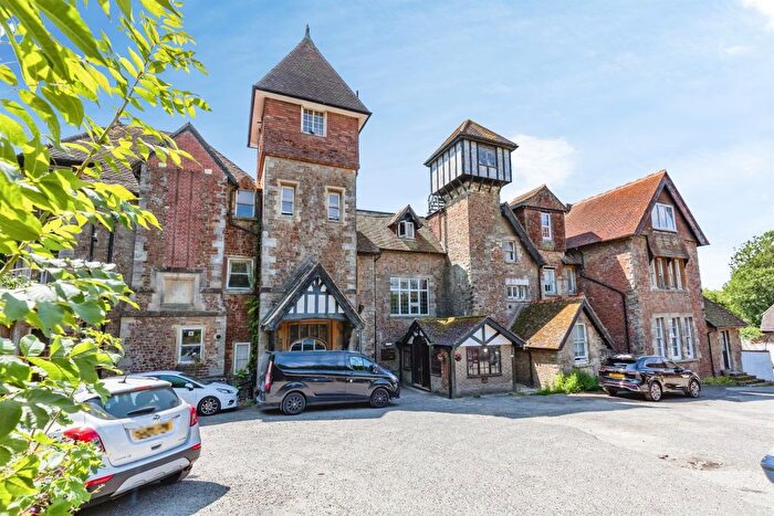 3 Bedroom Flat For Sale In The Ridge, Hastings, TN34