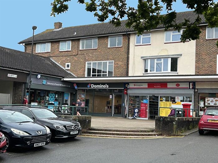 3 Bedroom Apartment To Rent In Pound Hill Parade, Crawley, RH10