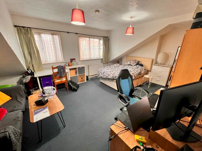 Studio To Rent In Caledonian Road, Islington, N7