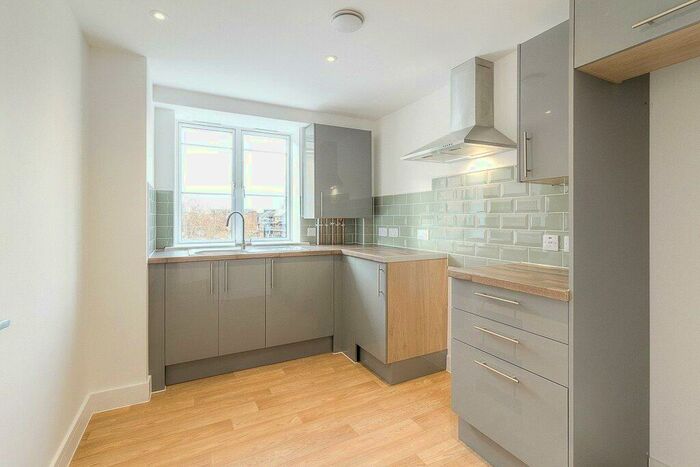 2 Bedroom Apartment To Rent In Lion Court, Southbridge, Northampton, Northamptonshire, NN4