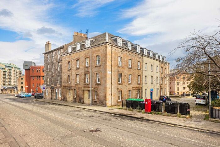 2 Bedroom Flat To Rent In North Leith Mill, Leith, Edinburgh, EH6