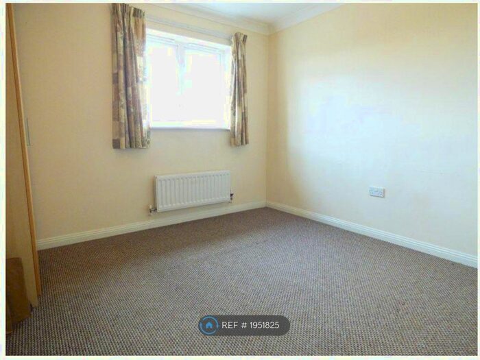 3 Bedroom Flat To Rent In Jacana Way, Bradford, BD6