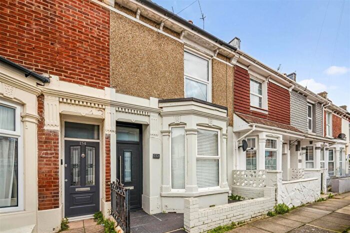 4 Bedroom End Of Terrace House For Sale In Westfield Road, Southsea, PO4