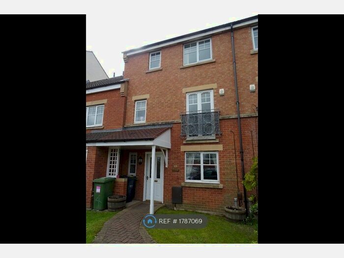 4 Bedroom Terraced House To Rent In St James Village, Gateshead, NE8