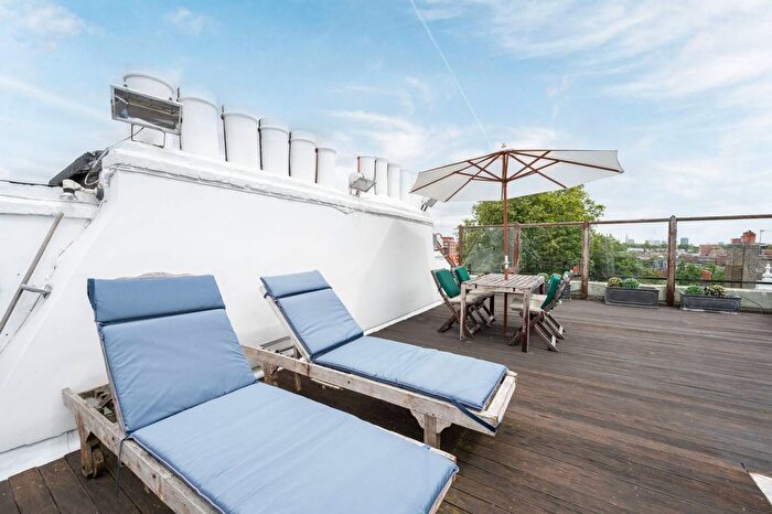 2 Bedroom Maisonette To Rent In Oakley Street, Chelsea, London, SW3