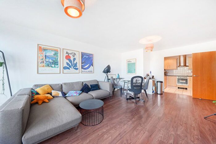 1 Bedroom Flat For Sale In Basin Approach, London, E14