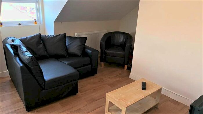 2 Bedroom Flat To Rent In Heaton Road, Heaton, Newcastle Upon Tyne, NE6