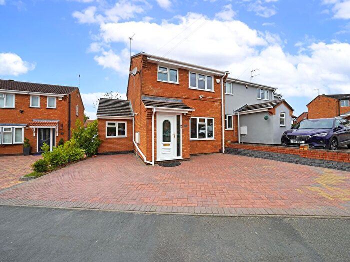 3 Bedroom Semi-Detached House To Rent In Victoria Drive, Leicester, LE6