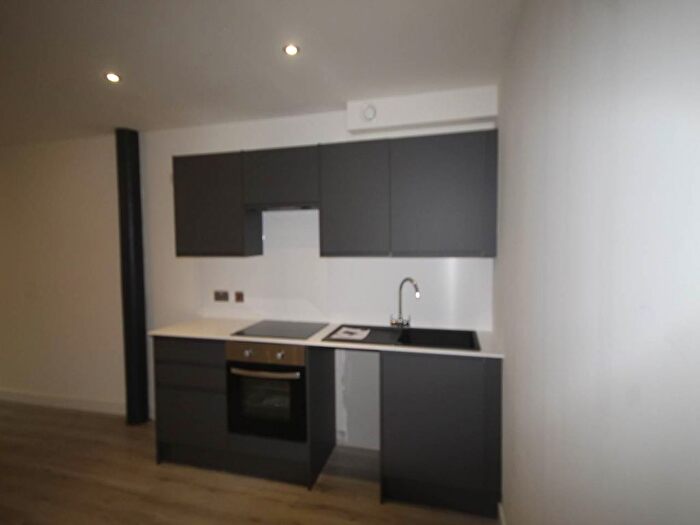2 Bedroom Flat To Rent In Cape Street, Bradford, BD1