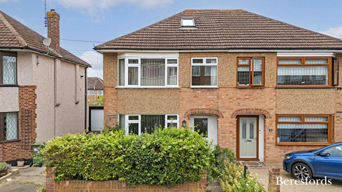 4 Bedroom Semi-Detached House For Sale In Atridge Chase, Billericay, CM12