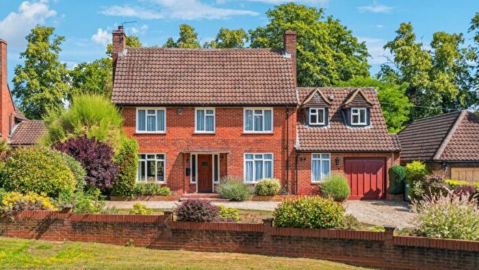 5 Bedroom Detached House For Sale In Sefton Paddock, Stoke Poges, Buckinghamshire, SL2