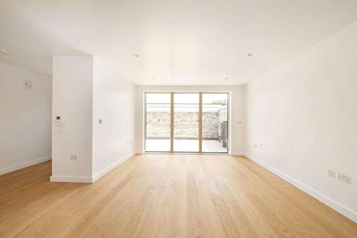 2 Bedroom Apartment To Rent In Croxted Road, West Dulwich, SE21