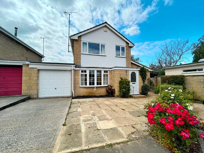 3 Bedroom Detached House To Rent In Muscroft Road, Cheltenham, GL52