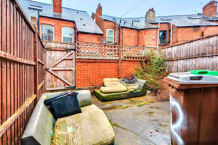3 Bedroom Terraced House For Sale In Broxtowe Street, Nottingham, NG5