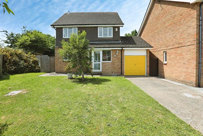 4 Bedroom Detached House For Sale In St. Agnes Road, East Grinstead, RH19