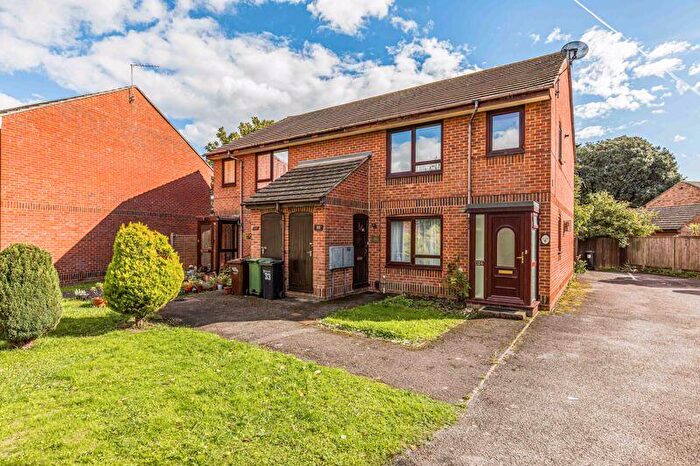 2 Bedroom Flat For Sale In Carronade Walk, Hilsea, PO3